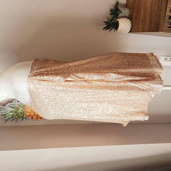 Torrid - Sequin Off The Shoulder Top in Gold - Picture 6 of 14